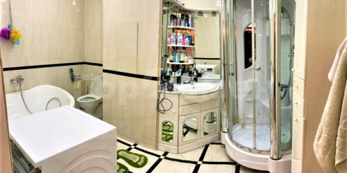 4-комн квартира улица Бунинская Аллея, 2