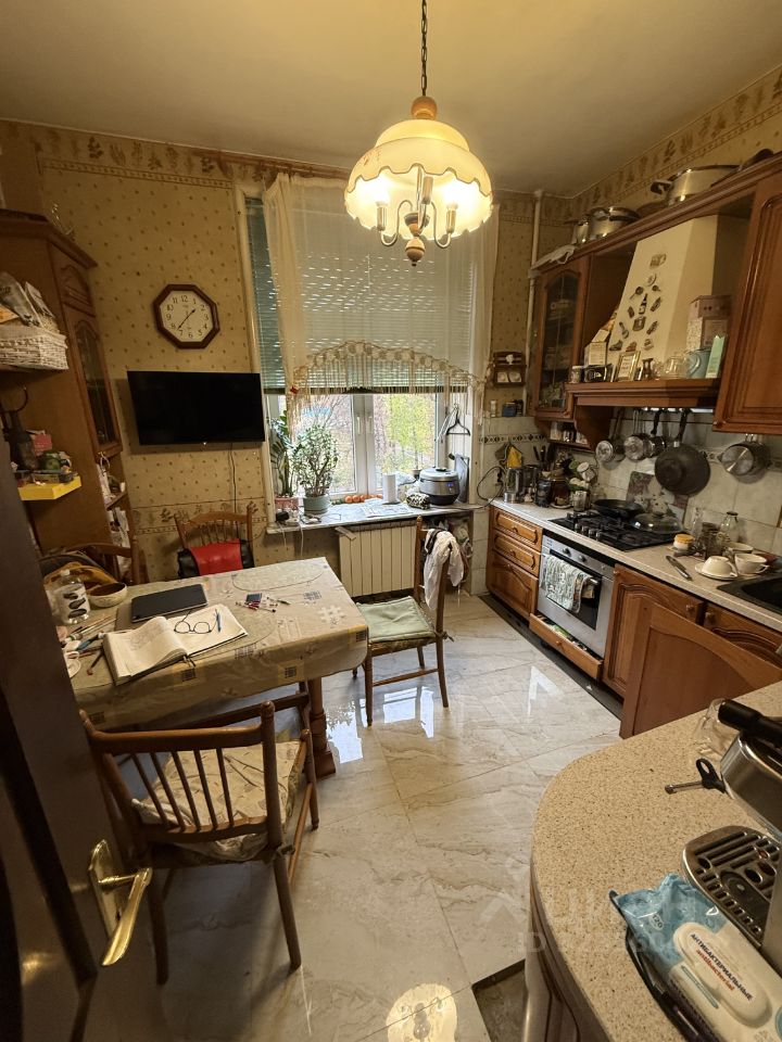 Продажа 3-комн квартиры на вторичном рынке улица 1812 года, 1