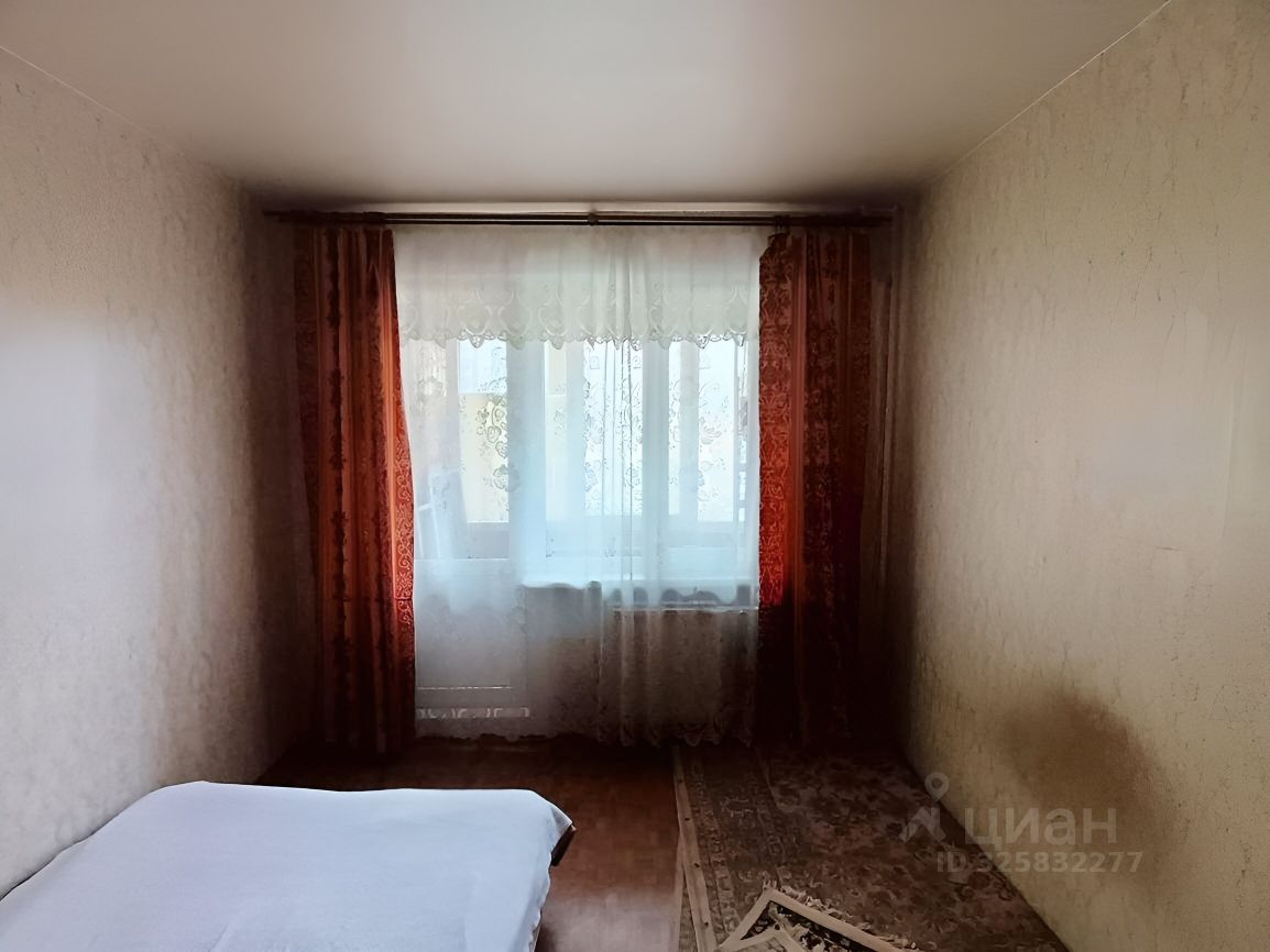Продажа 3-комн квартиры на вторичном рынке 1-й мкр, Имени Свердлова пгт, 9