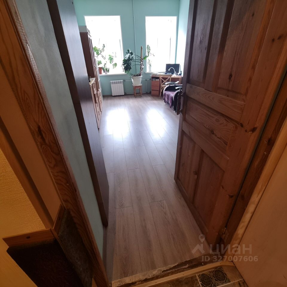 Продажа 3-комн квартиры на вторичном рынке улица Красного Курсанта, 43Б