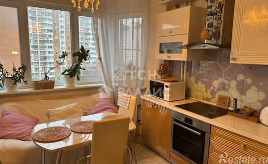 Продажа 2-комн квартиры на вторичном рынке Костино, улица Горького,  д. 12А