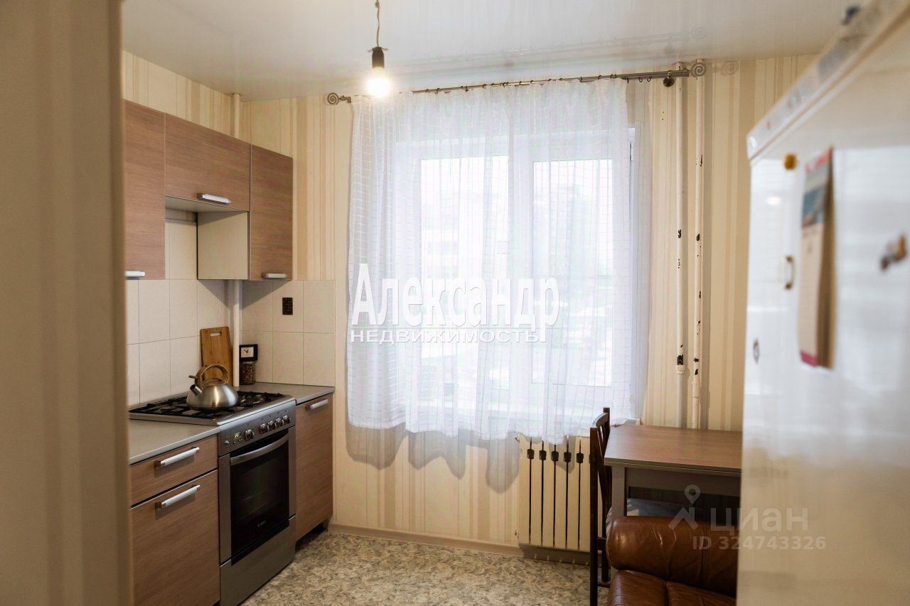 Продажа 1-комн квартиры на вторичном рынке Гатчина, улица Рощинская, 3А