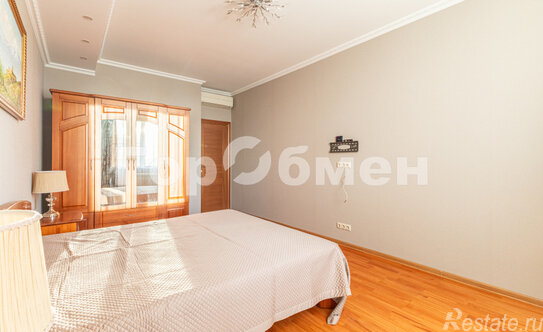 Продажа 2-комн квартиры на вторичном рынке Юровская улица