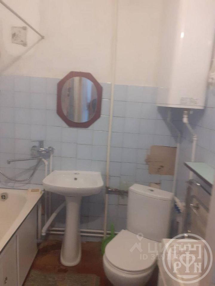 Продажа 2-комн квартиры на вторичном рынке Дубровка пгт, улица Ленинградская, 4