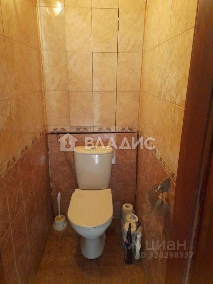 Продажа 2-комн квартиры на вторичном рынке улица Барышиха, 20