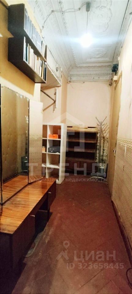 Продажа 4-комн квартиры на вторичном рынке Свечной переулок, 27