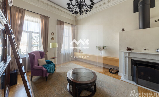 Продажа 4-комн квартиры на вторичном рынке набережная Макарова,  д. 14