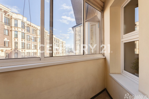 Продажа 3-комн квартиры на вторичном рынке Наставнический пер,  д. 6