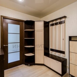 Продажа 2-комн квартиры на вторичном рынке Хуторская 1-я ул,  д. 8 к1