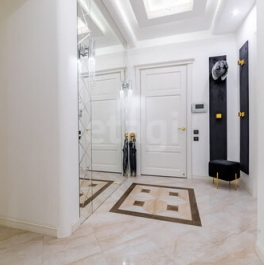 Продажа 3-комн квартиры на вторичном рынке ул Карташихина,  д. 12