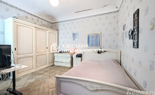 Продажа 5-комн квартиры на вторичном рынке 14-я линия,  д. 9