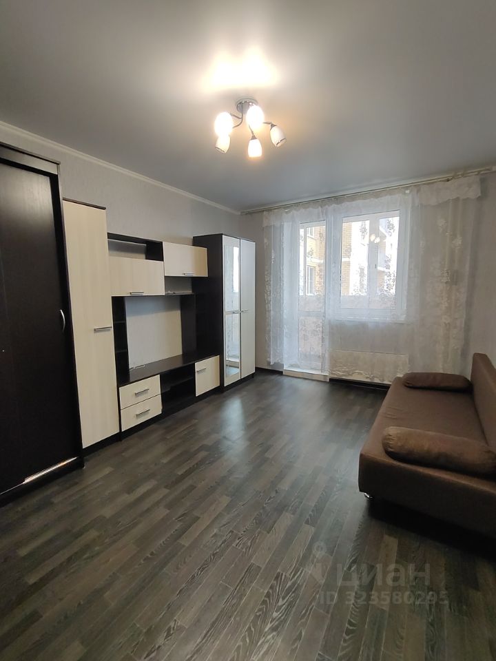 Аренда 2-комн квартиры на вторичном рынке Нахабино пгт, улица Красноармейская, 49А