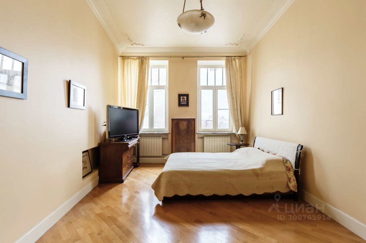 Продажа 4-комн квартиры на вторичном рынке Новая Басманная улица, 28С1