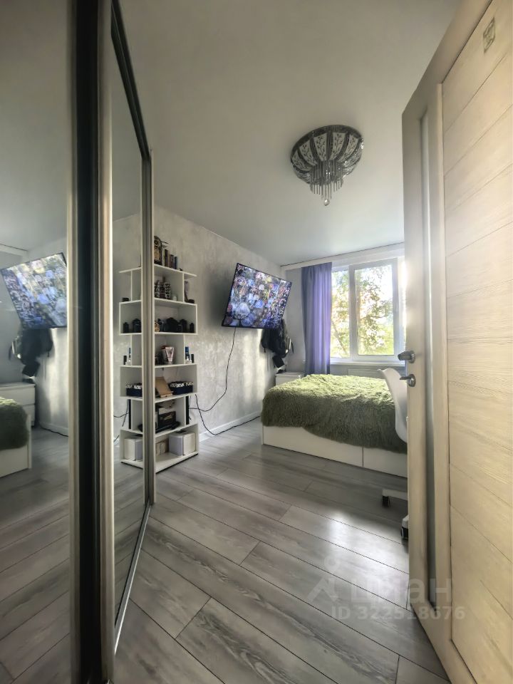 Продажа 3-комн квартиры на вторичном рынке улица Лени Голикова, 10