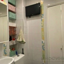 Продажа 1-комн квартиры на вторичном рынке Кронштадтский б-р,  д. 41