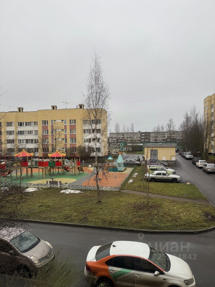 Продажа 3-комн квартиры на вторичном рынке Петергоф, дорога Бобыльская, 57