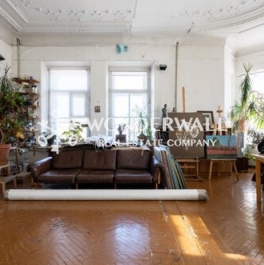 Продажа 6-комн квартиры на вторичном рынке Мытнинская ул,  д. 4/48