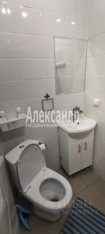 Продажа 3-комн квартиры на вторичном рынке 1-я Советская улица, 12