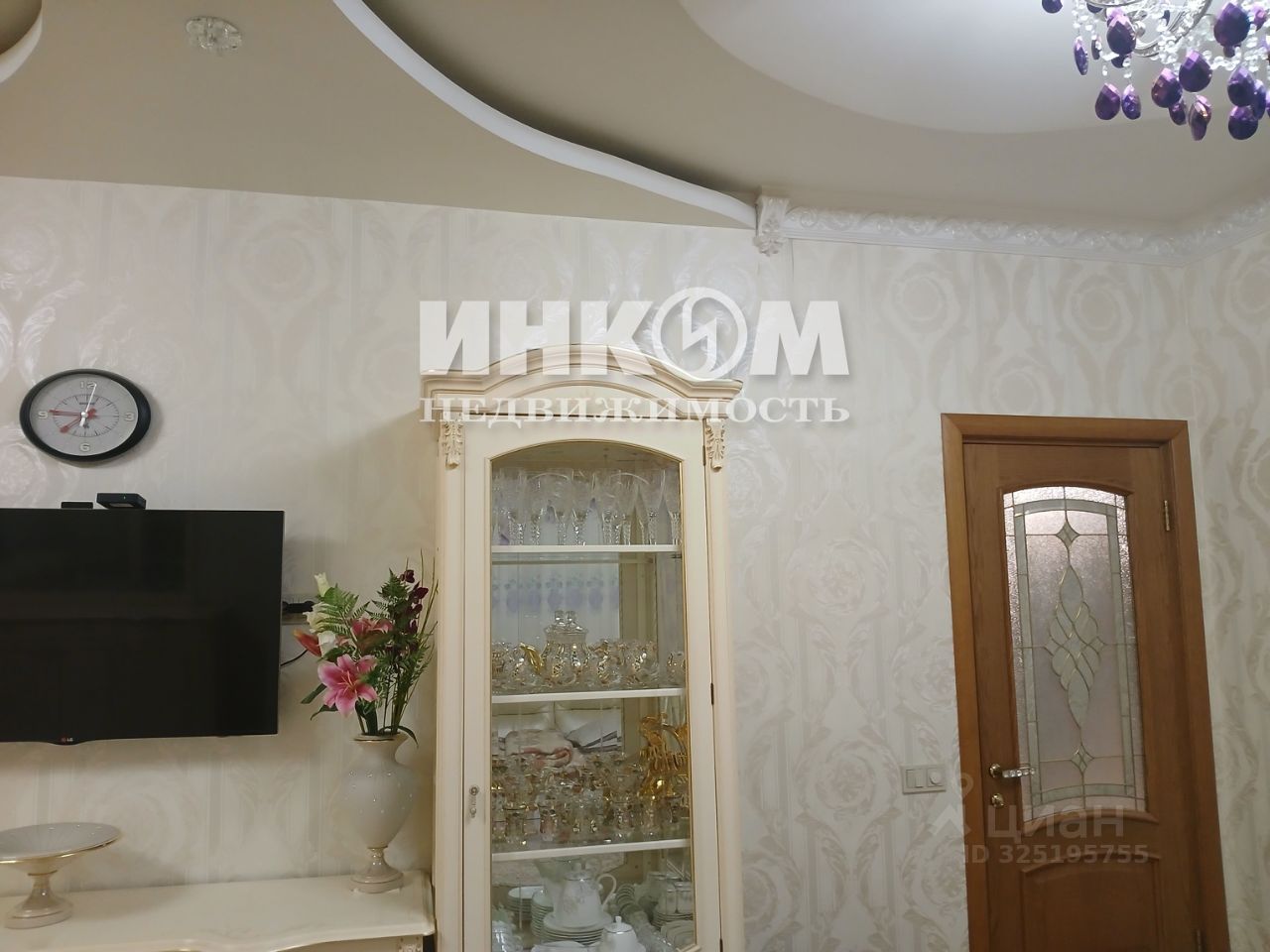 Продажа 4-комн квартиры на вторичном рынке улица Адмирала Лазарева, 63к1