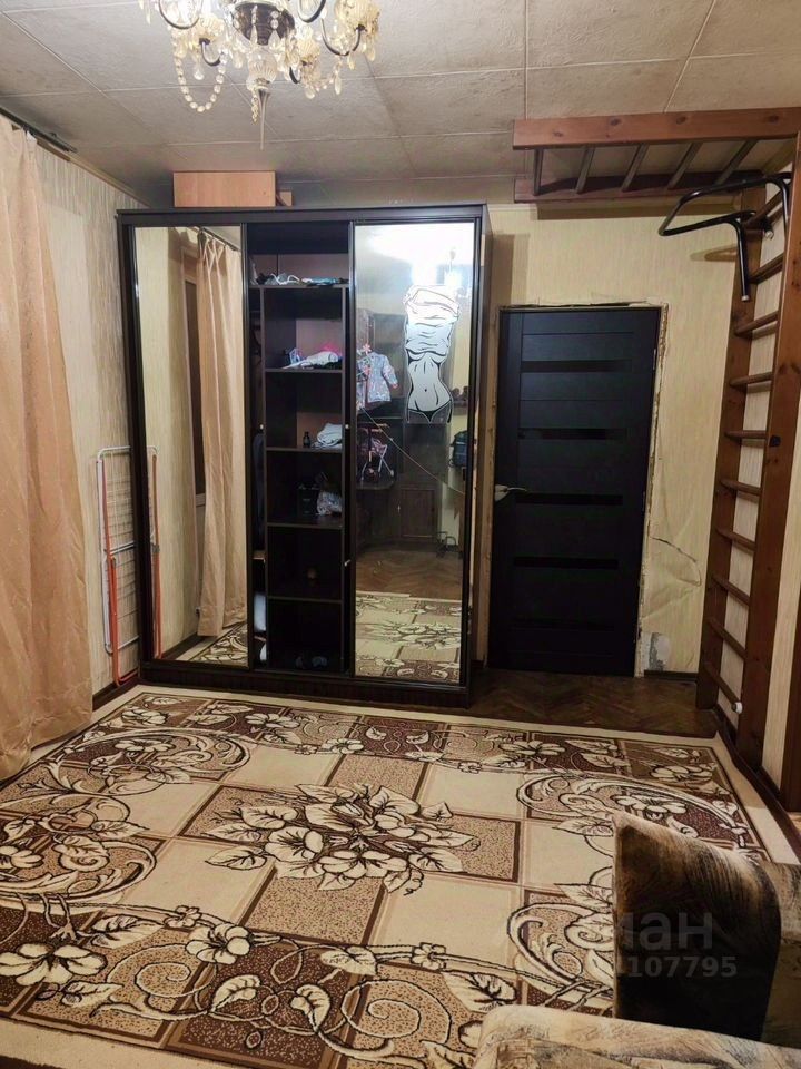 Продажа 2-комн квартиры на вторичном рынке проспект Славы, 20