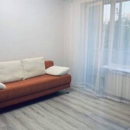 Продажа 1-комн квартиры на вторичном рынке улица Юных Ленинцев,  д. 92