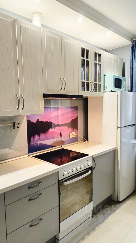 Продажа 2-комн квартиры на вторичном рынке Опалиха мкр, улица Дежнева, 11