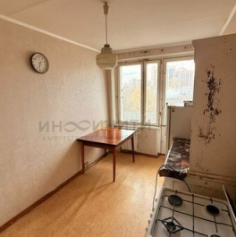 Продажа 1-комн квартиры на вторичном рынке улица Чугунные Ворота,  д. 3 к1