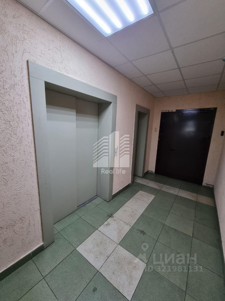 Продажа 3-комн квартиры на вторичном рынке Западный мкр, улица Лунная, 31