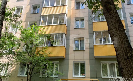 Продажа 2-комн квартиры на вторичном рынке Онежская улица,  д. 37