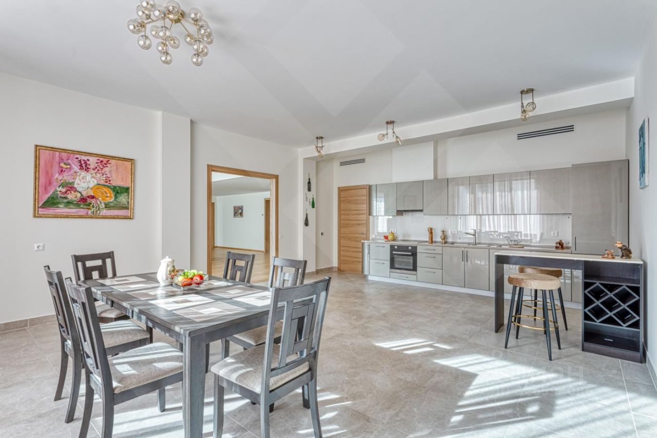 Продажа 5-комн квартиры на вторичном рынке улица Архитектора Власова, 6