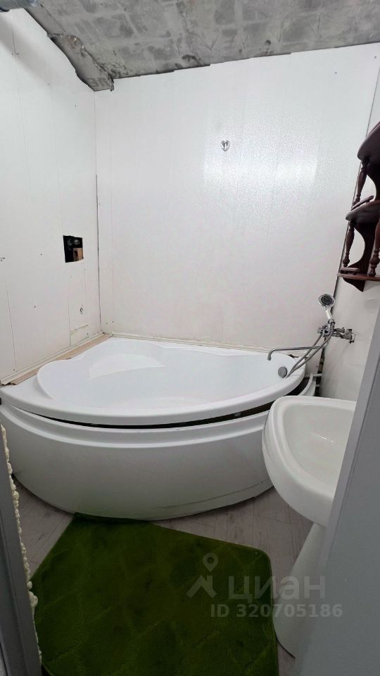 Продажа 3-комн квартиры на вторичном рынке Пироговский мкр, улица Советская, 3А