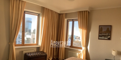 3-комн квартира Новочеркасский просп.,  д. 33