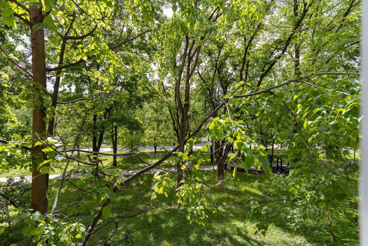 Продажа 1-комн квартиры на вторичном рынке Байкальская улица, 43