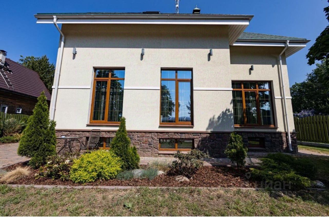 Продажа дома Лебяжье городской поселок, улица Костылева, 1