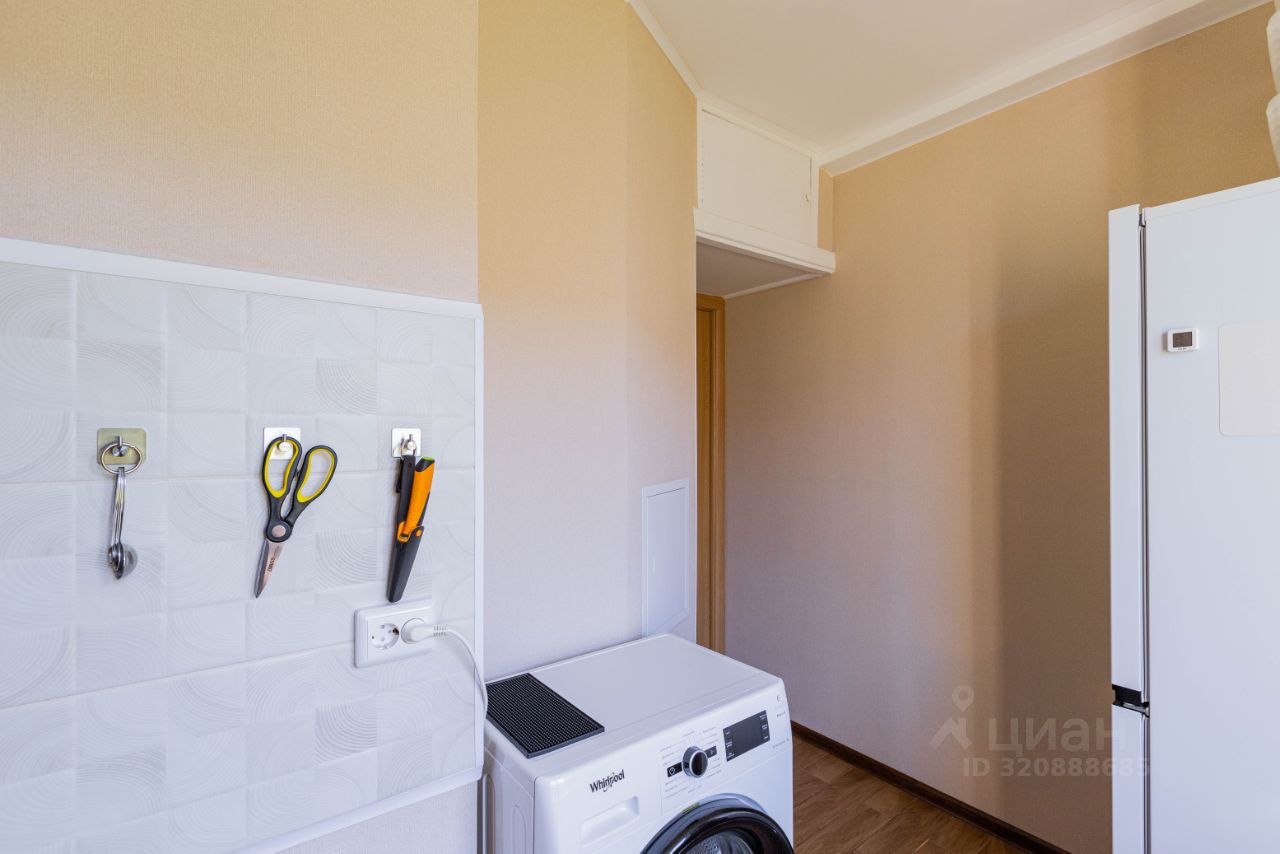 Продажа 2-комн квартиры на вторичном рынке Бухарестская улица, 21