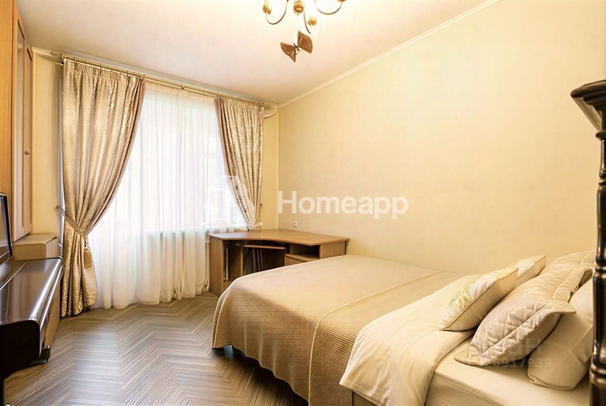 Продажа 2-комн квартиры на вторичном рынке Брянская улица, 2