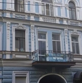 Продажа 3-комн квартиры на вторичном рынке Зверинская улица,  д. 17А