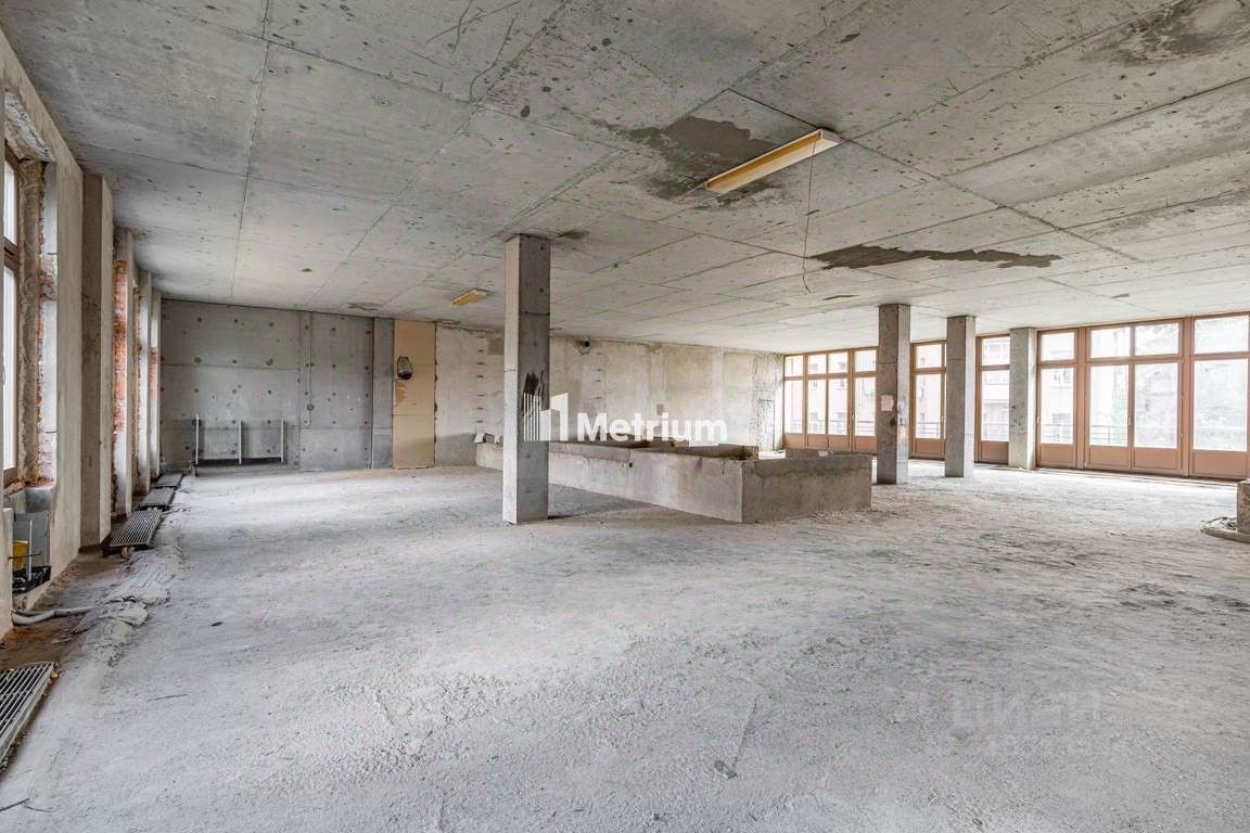 Продажа 5-комн квартиры на вторичном рынке Большой Левшинский переулок, 11