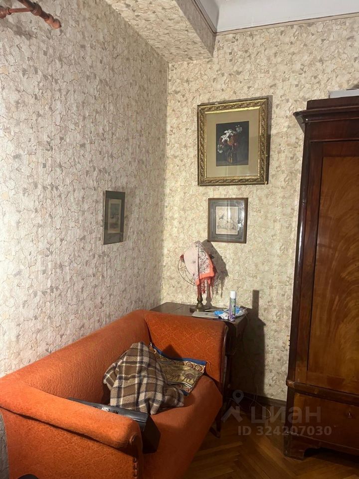 Продажа 2-комн квартиры на вторичном рынке улица Академика Лебедева, 10А