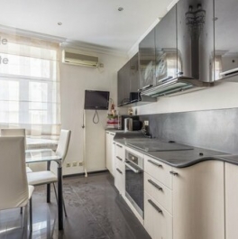 Аренда 3-комн квартиры на вторичном рынке Смоленский 1-й пер,  д. 22/10