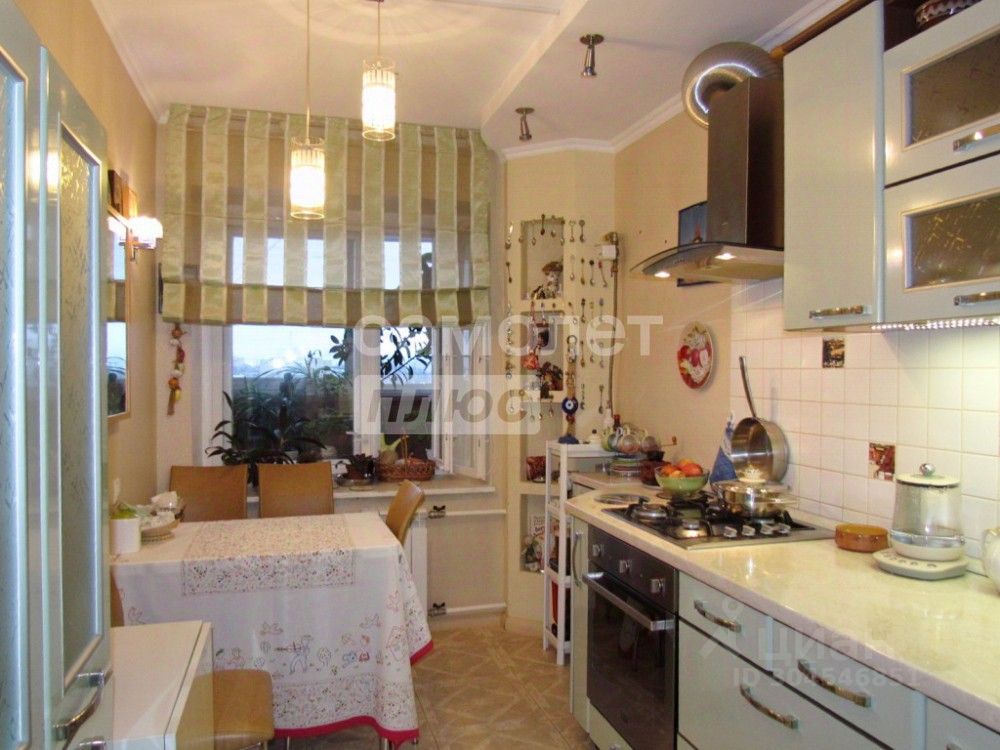 Продажа 3-комн квартиры на вторичном рынке Чехов, улица Чехова, 6