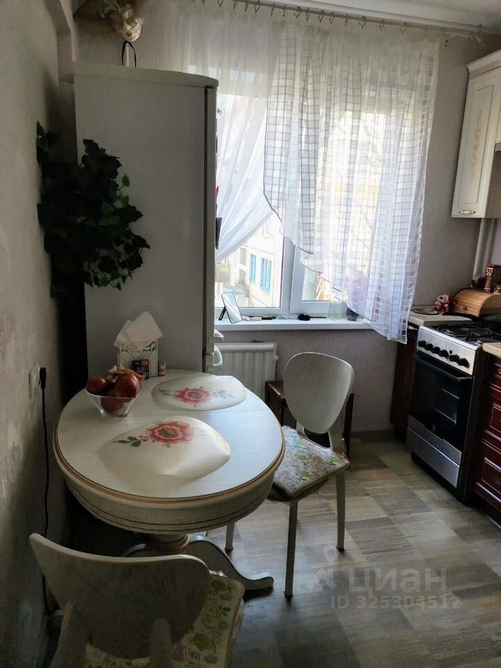 Продажа 3-комн квартиры на вторичном рынке улица Карпинского, 26