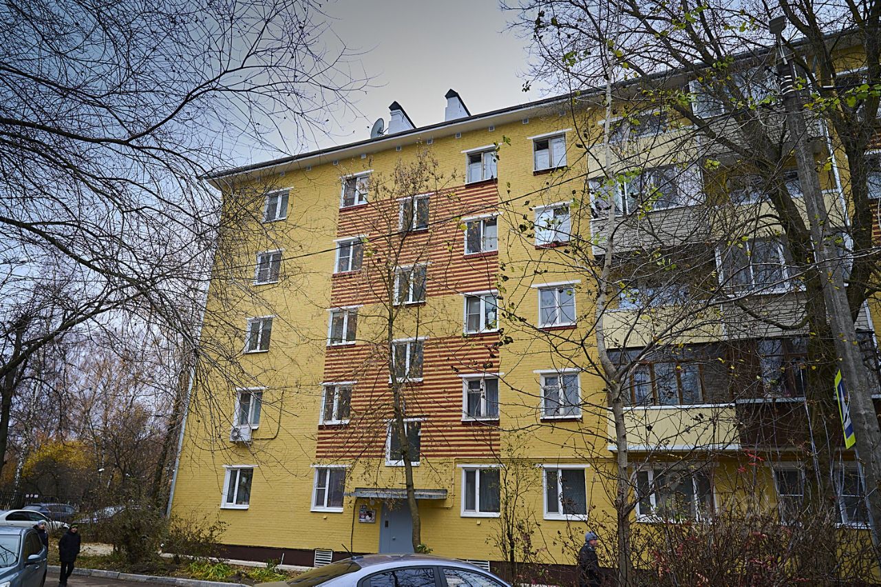 Продажа 3-комн квартиры на вторичном рынке Климовск мкр, проспект 50 лет Октября, 16А