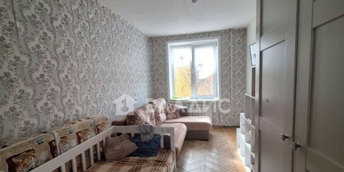 3-комн квартира ул Молостовых,  д. 17,  к. 2