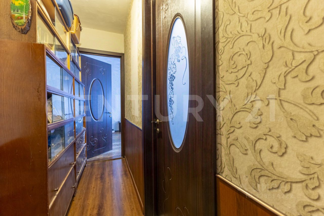 Продажа 4-комн квартиры на вторичном рынке Псковская улица, 30-32