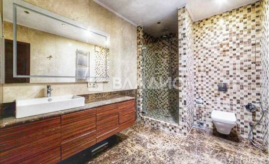 Продажа 5-комн квартиры на вторичном рынке Молодогвардейская улица,  д. 15