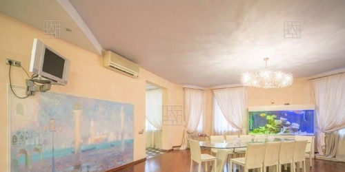 3-комн квартира Каковинский М. пер,  д. 8