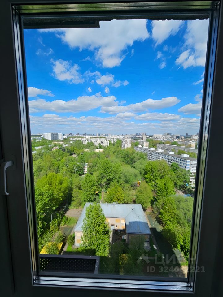 Продажа 3-комн квартиры на вторичном рынке Зеленый проспект, 103