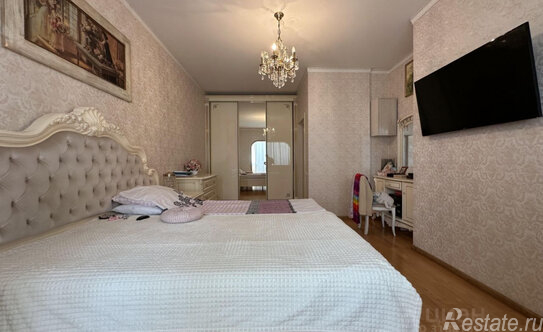 Продажа 4-комн квартиры на вторичном рынке Поведники, Центральная улица,  д. 18