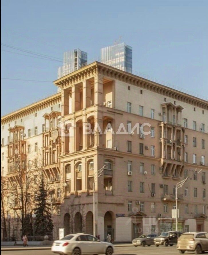 Продажа 2-комн квартиры на вторичном рынке Кутузовский проспект, 22